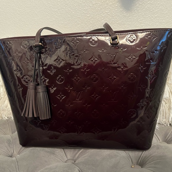 Authentic beautiful bag in excellent condition. - Picture 1 of 9